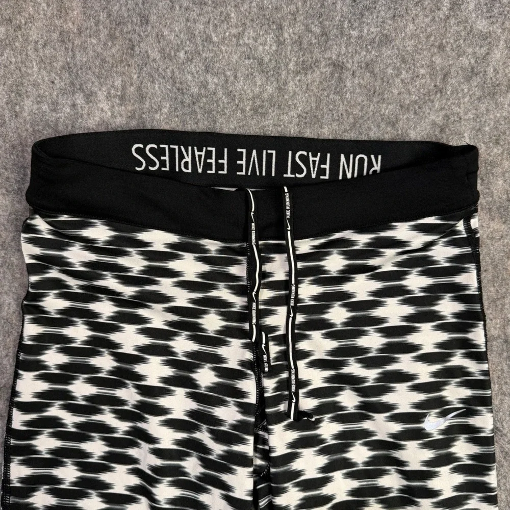 Nike Dri-FIT Epic Run Crop Leggings Black White Pattern 645610-011 Womens Medium